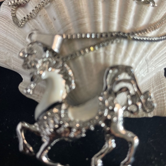 NEW BETSEY JOHNSON WHITE DANCING RHINESTONE EMBELLISHED CHAIN NECKLACE, UNUSED - Picture 3 of 8